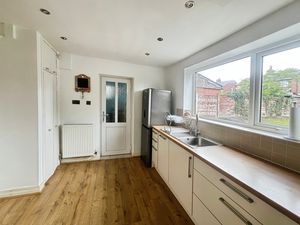 Kitchen- click for photo gallery